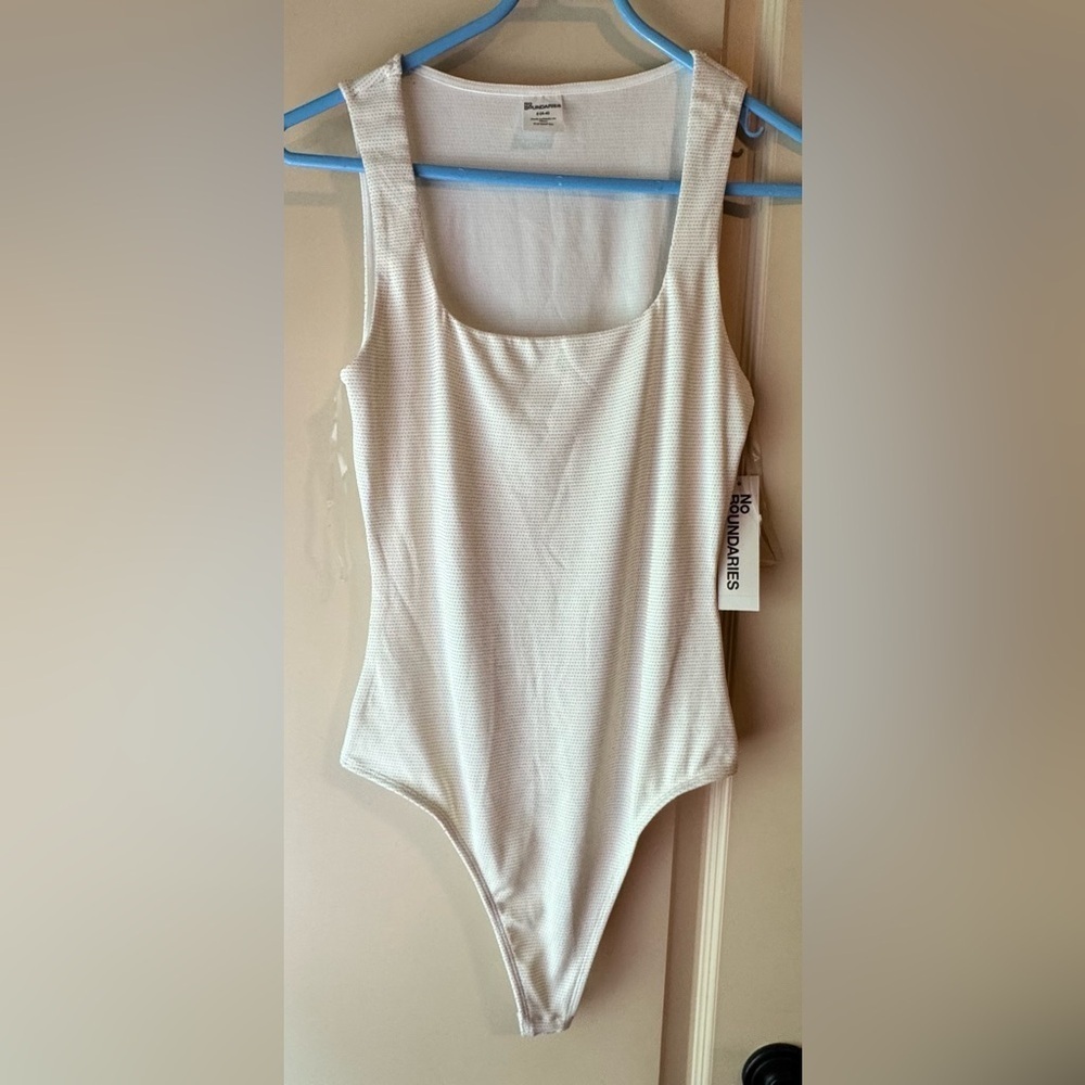 No Boundaries women bodysuit square neck Size Small